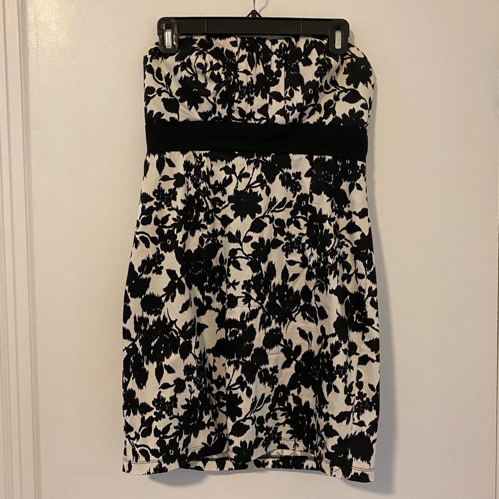 Black and white strapless mini dress